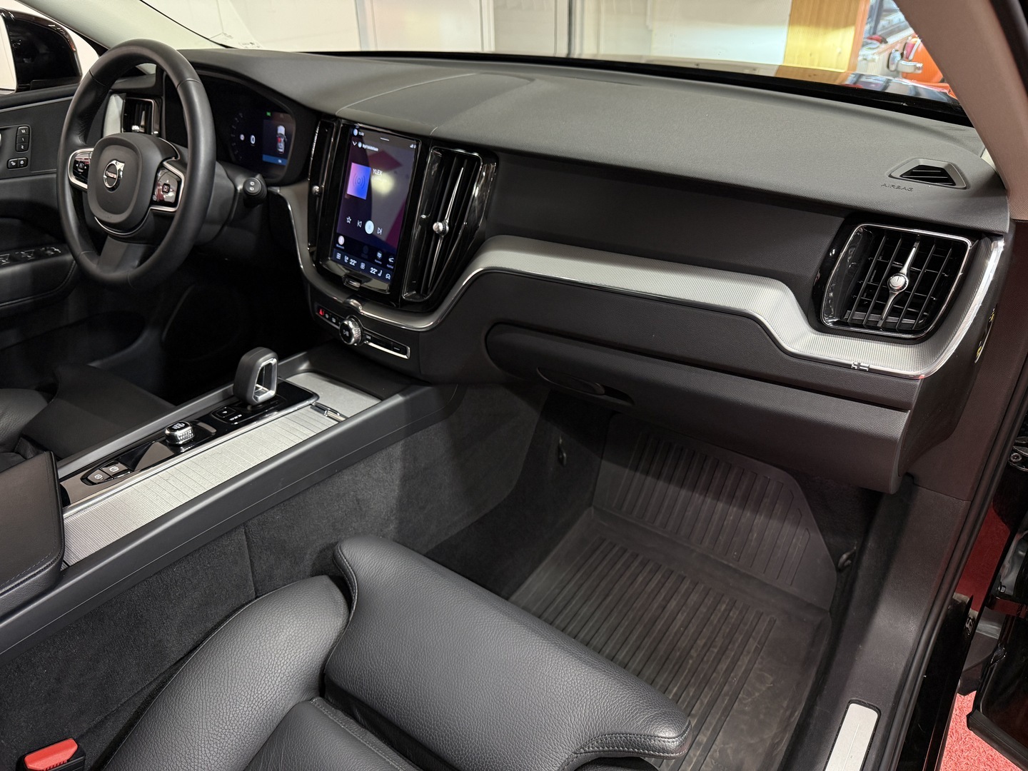 VOLVO XC60 11