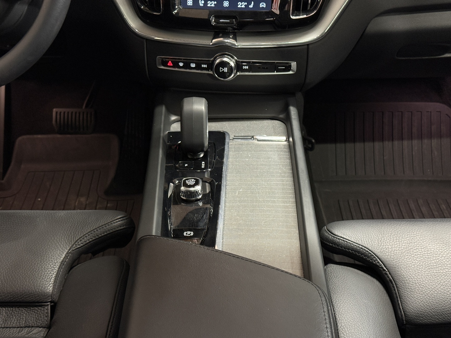VOLVO XC60 17