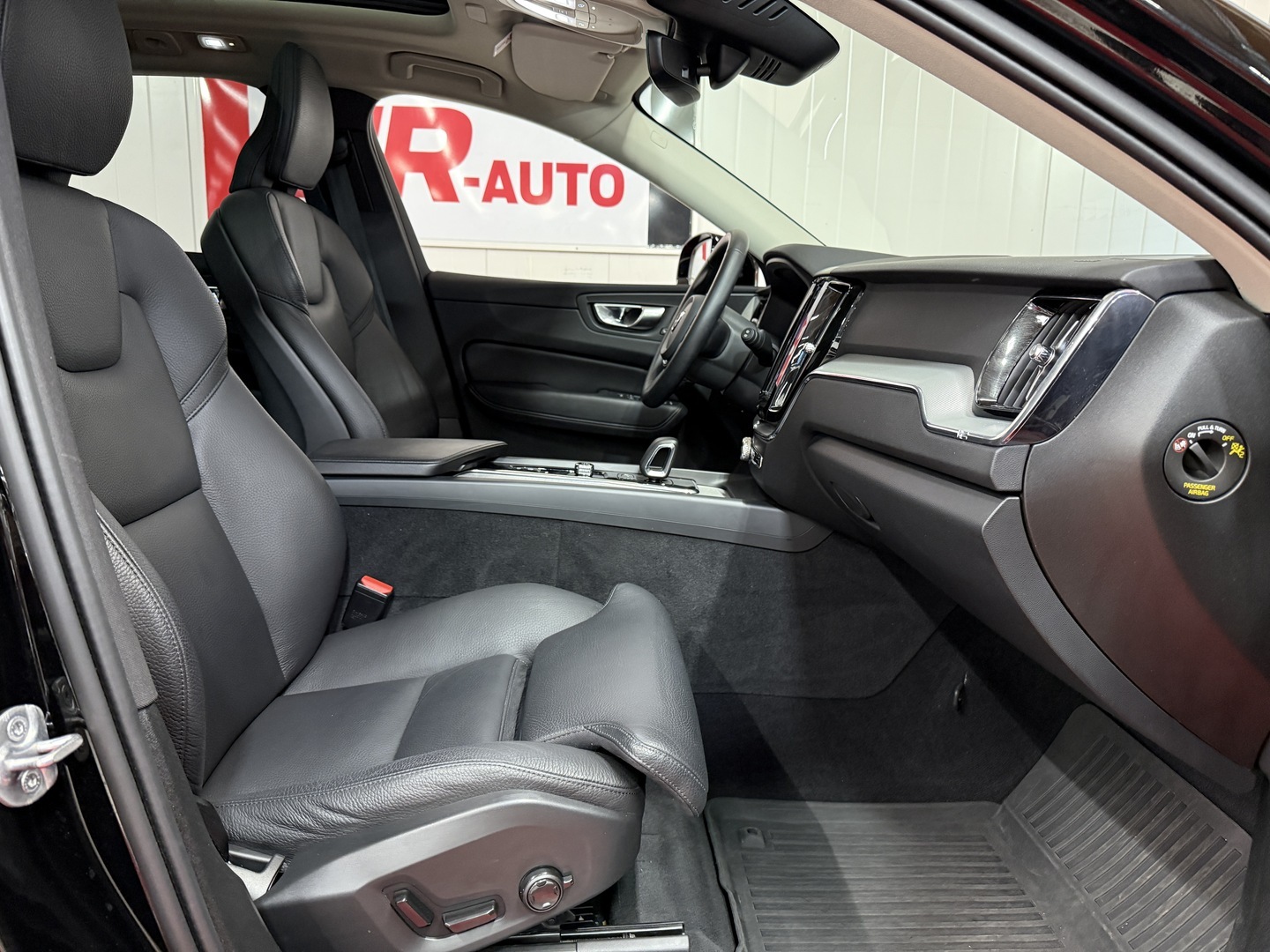 VOLVO XC60 8
