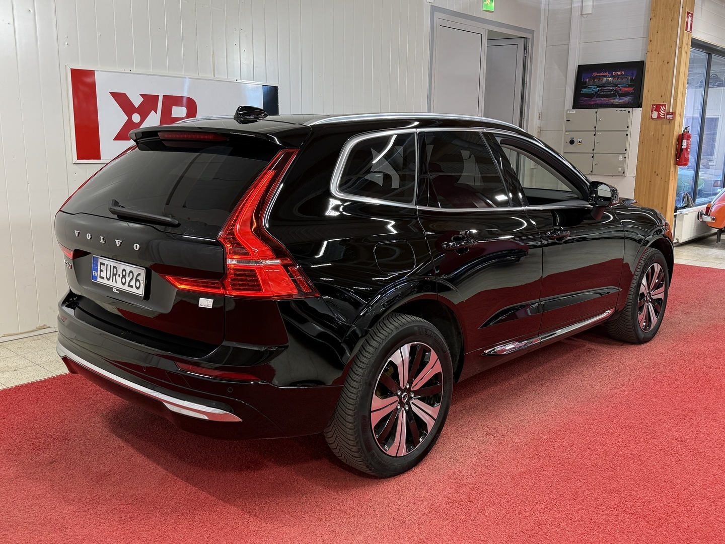VOLVO XC60 2023