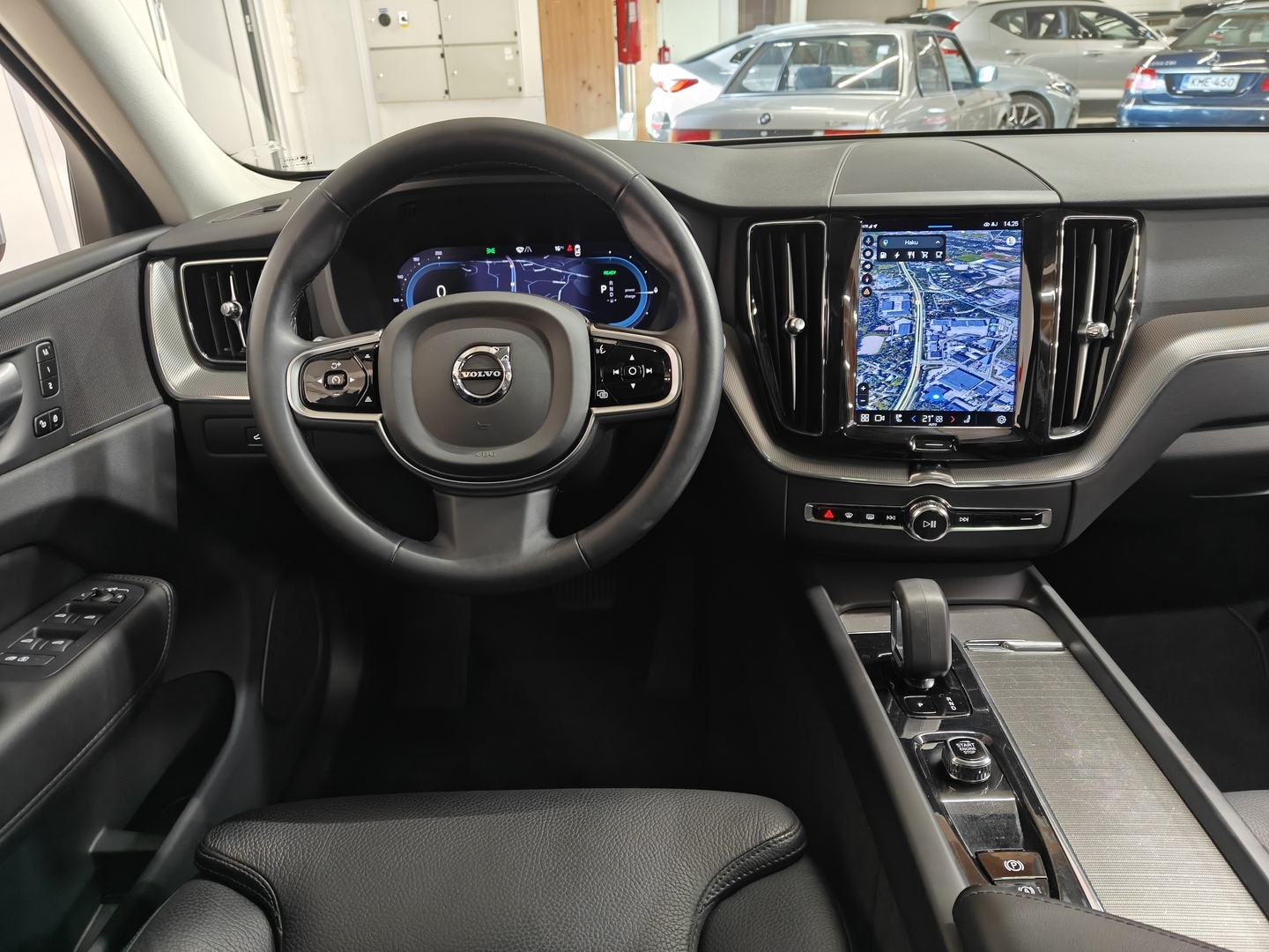 VOLVO XC60 2023