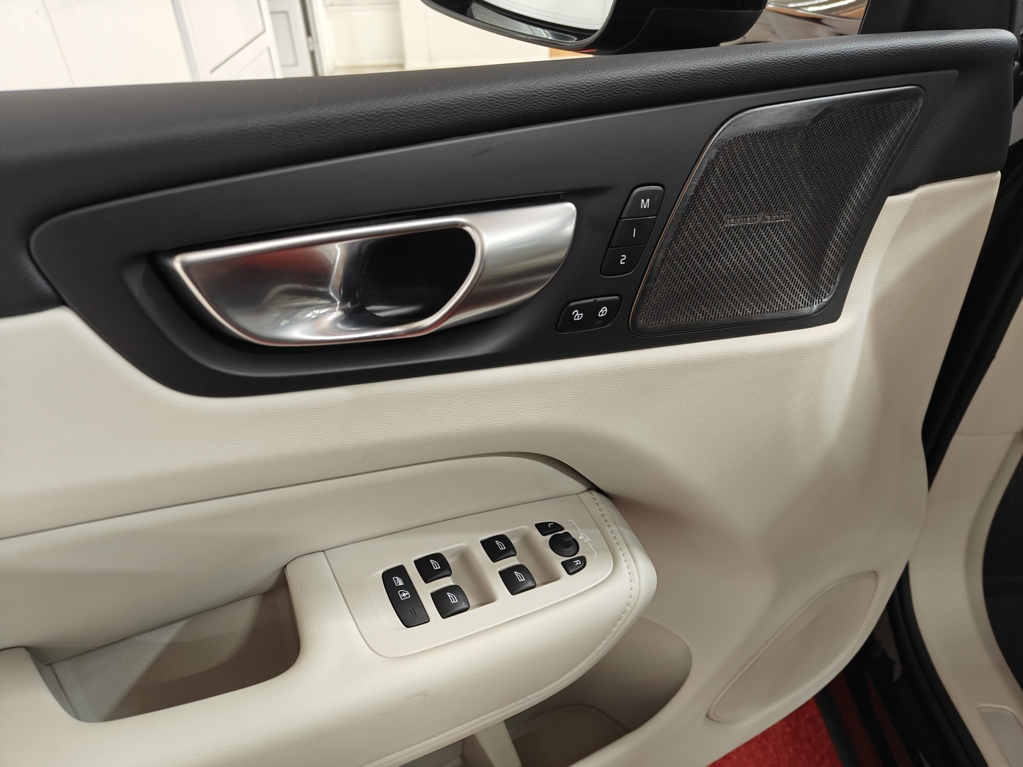 VOLVO XC60 2024