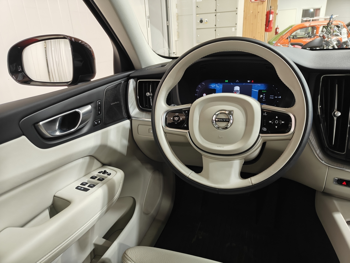 VOLVO XC60 2024