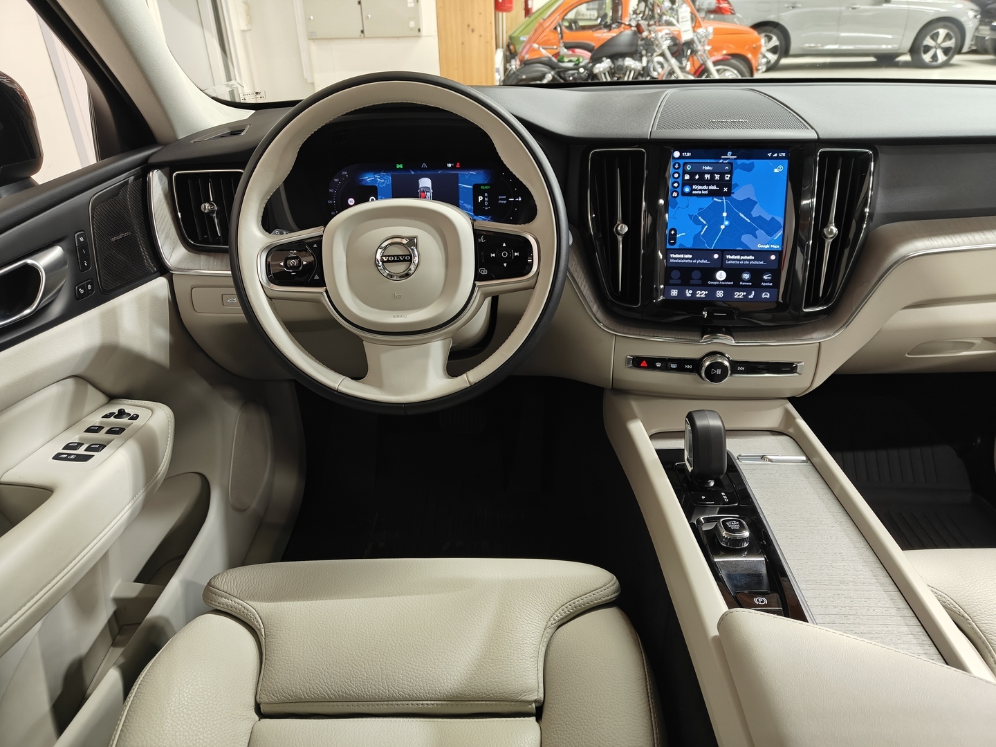 VOLVO XC60 2024