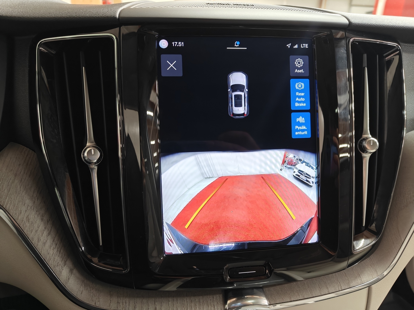 VOLVO XC60 2024