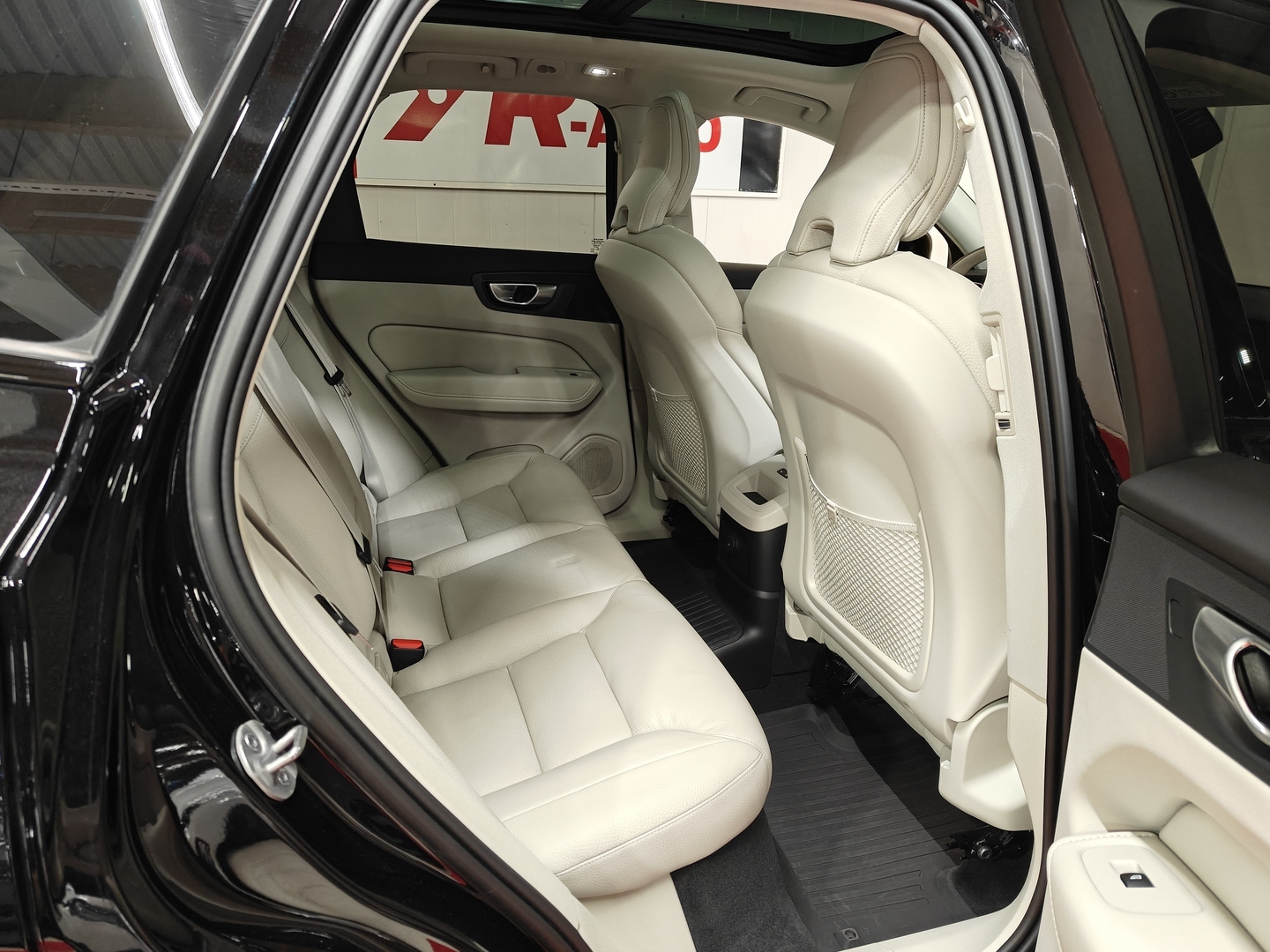 VOLVO XC60 2024
