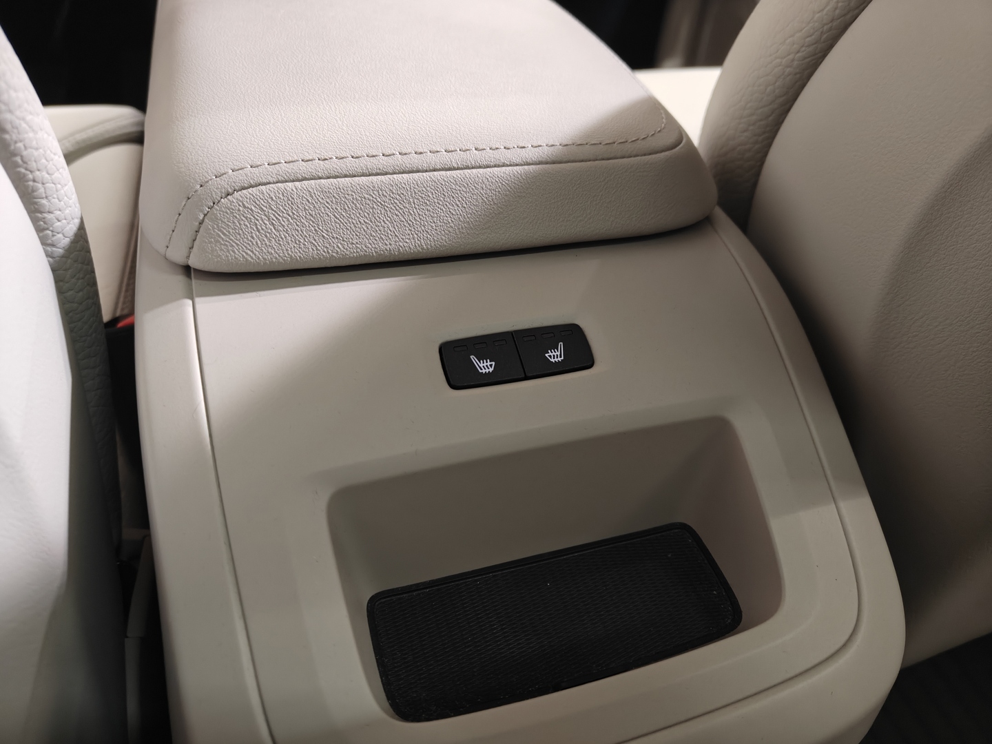 VOLVO XC60 2024