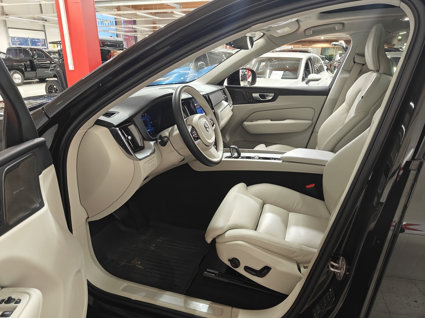 VOLVO XC60 2024