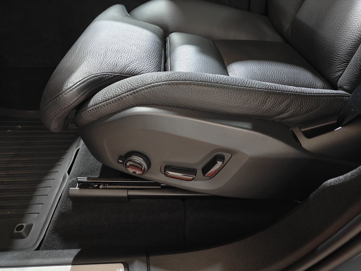 VOLVO XC60 22