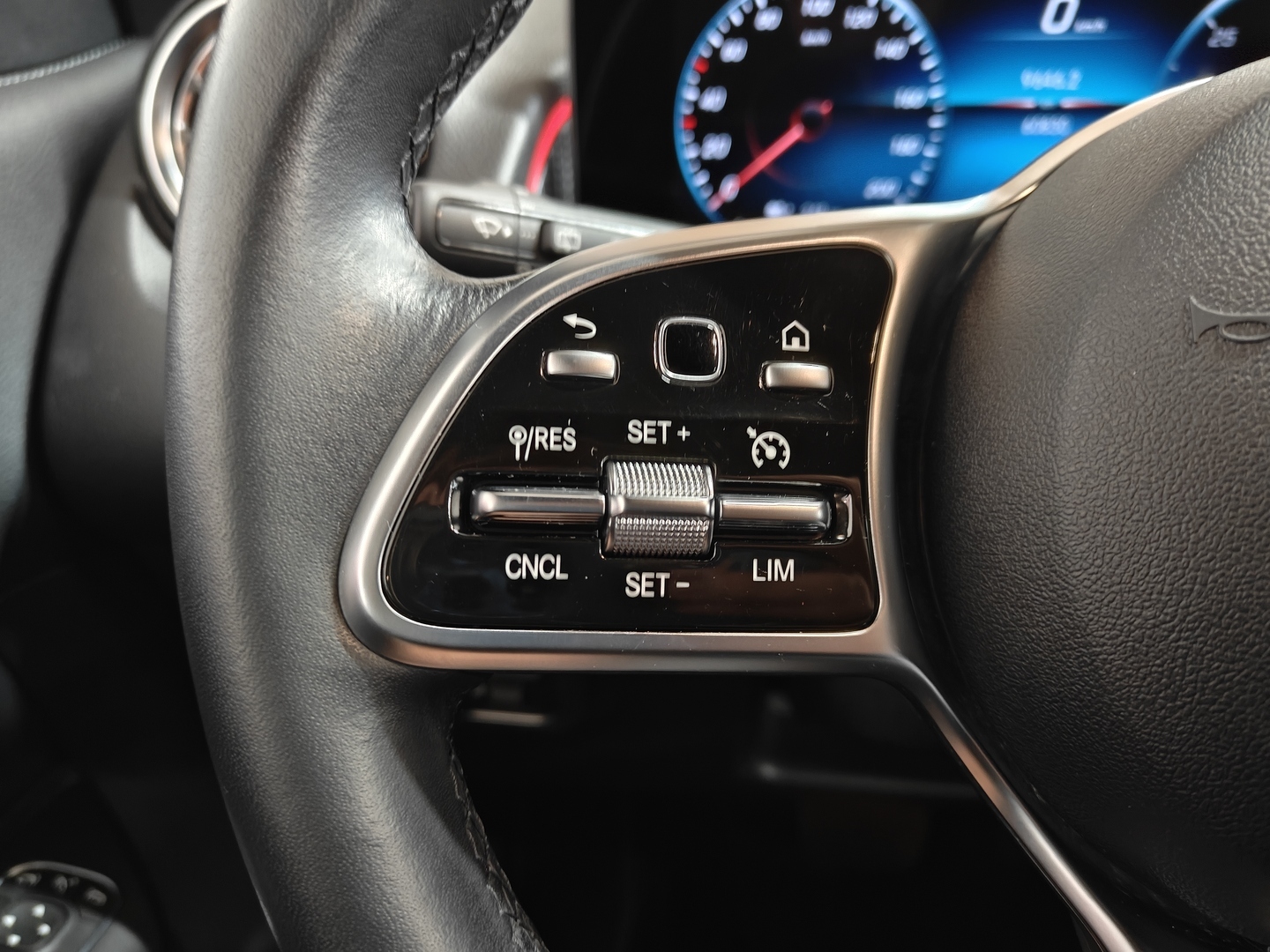 MERCEDES-BENZ EQB 18
