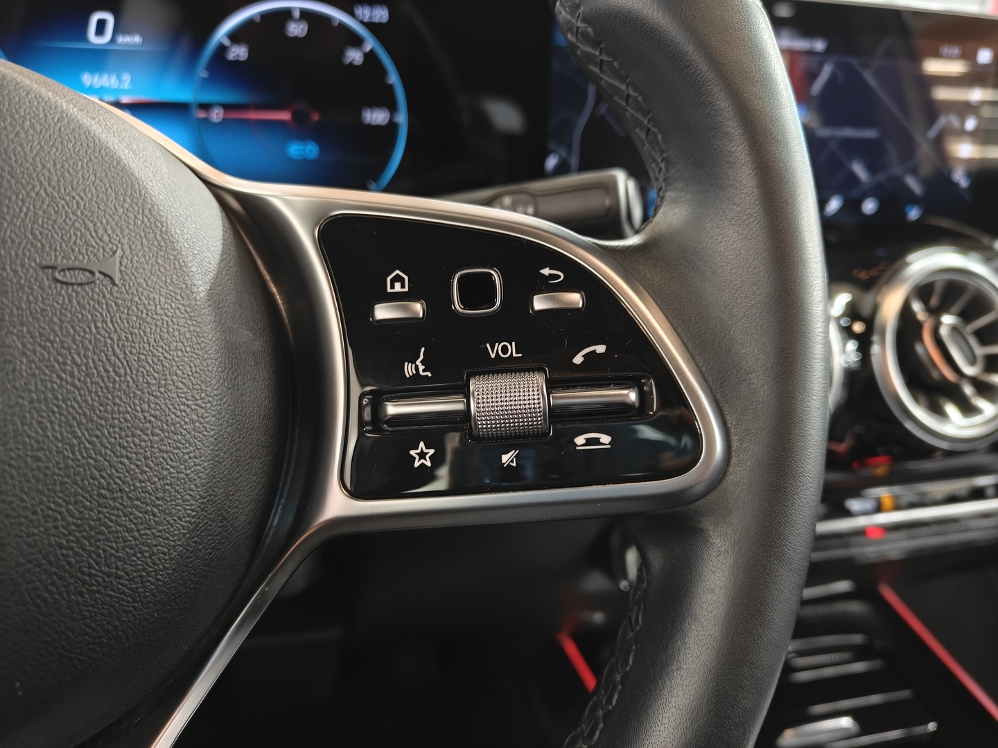MERCEDES-BENZ EQB 19