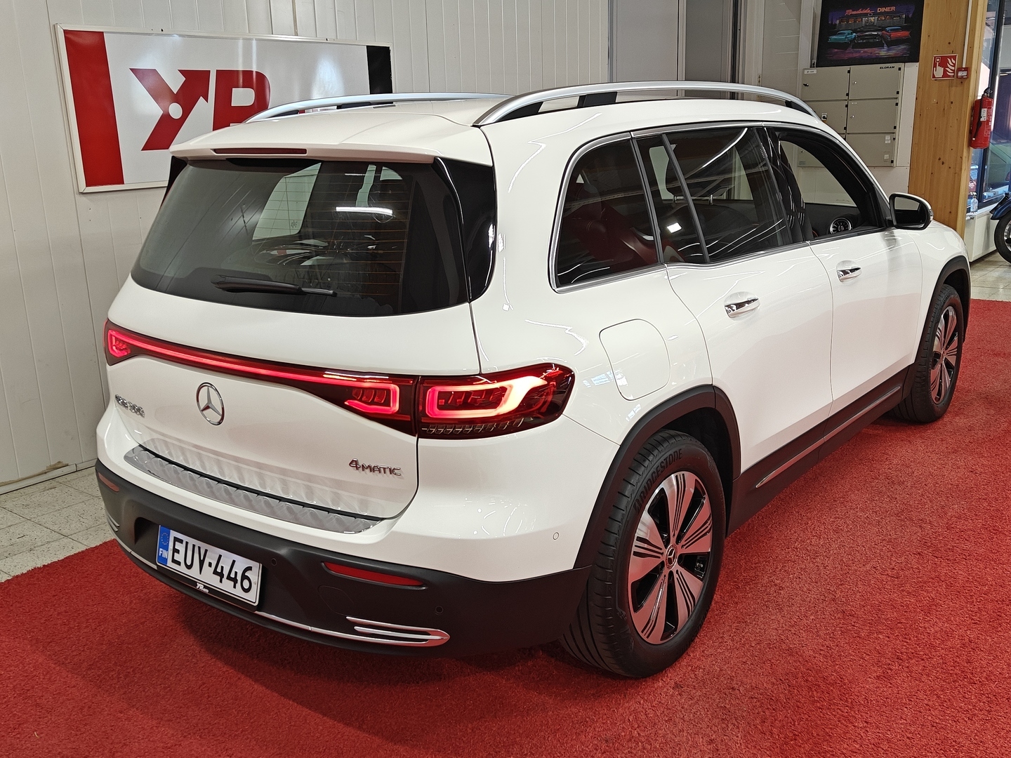 MERCEDES-BENZ EQB 4
