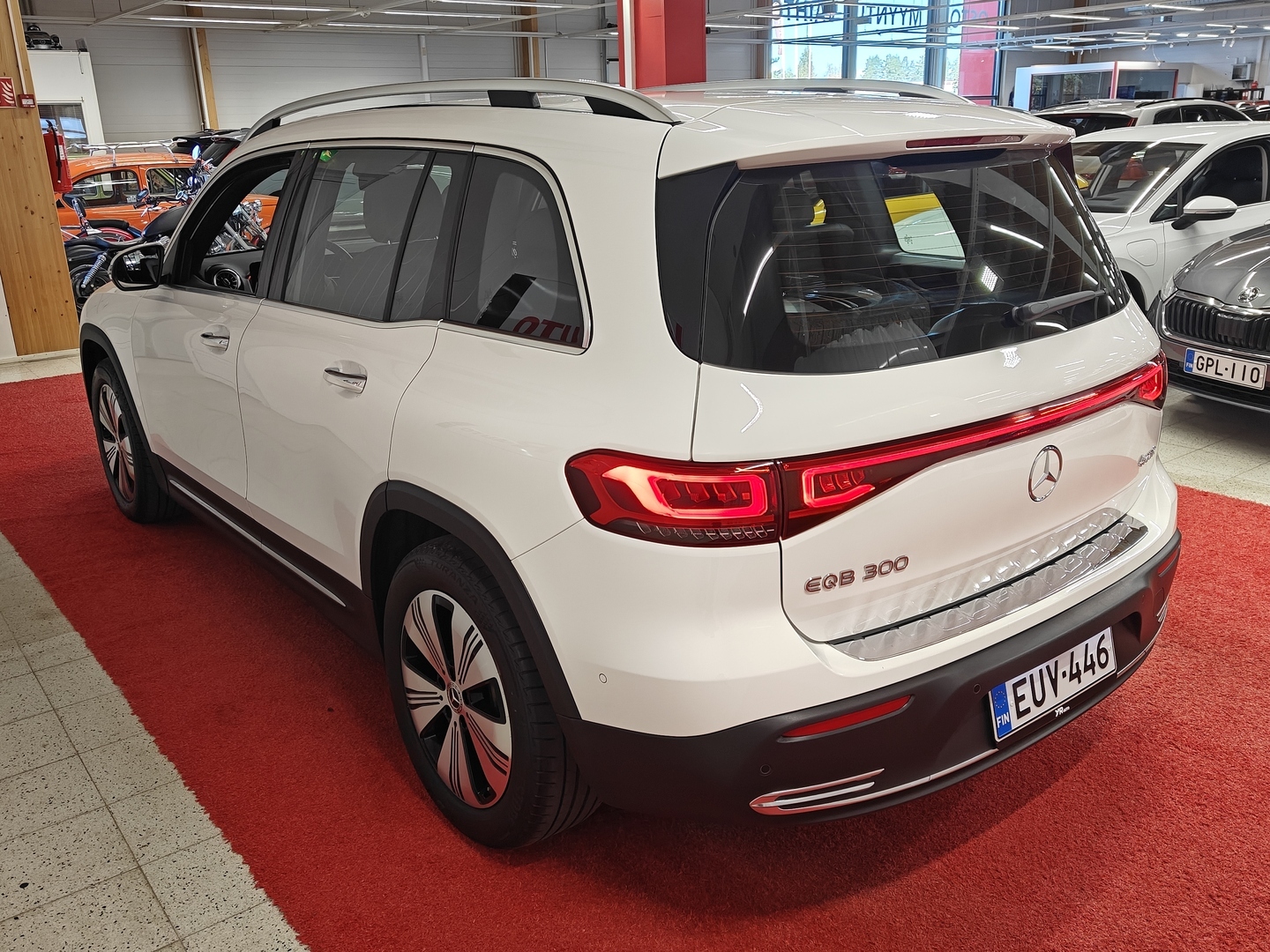 MERCEDES-BENZ EQB 7