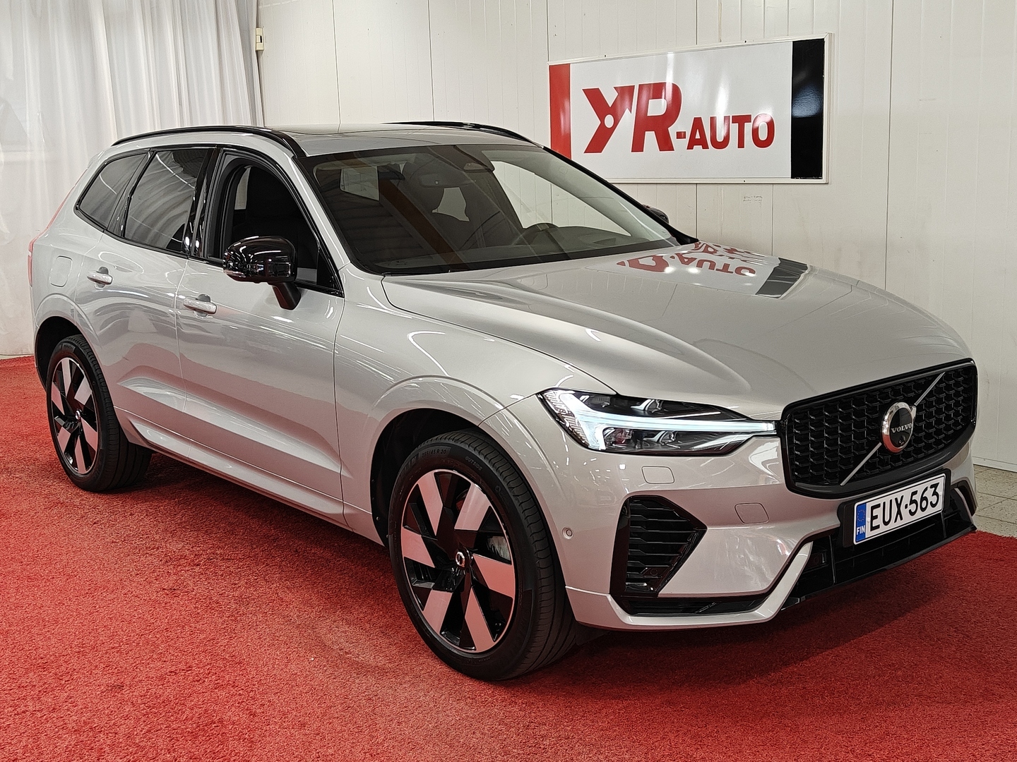 VOLVO XC60 2023
