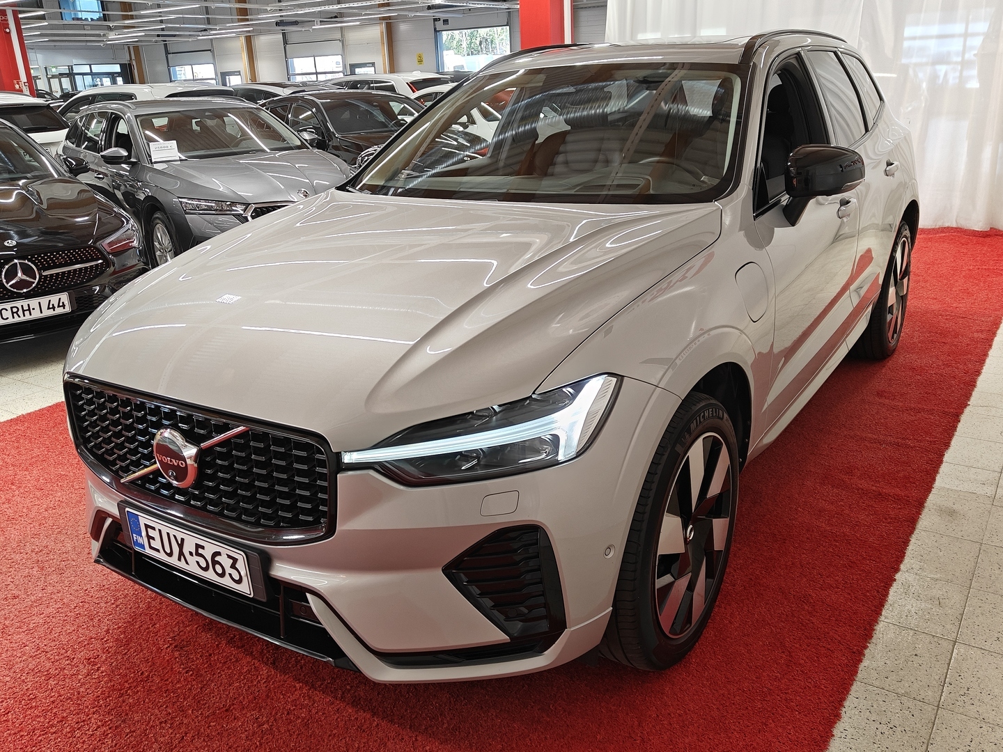 VOLVO XC60 2023