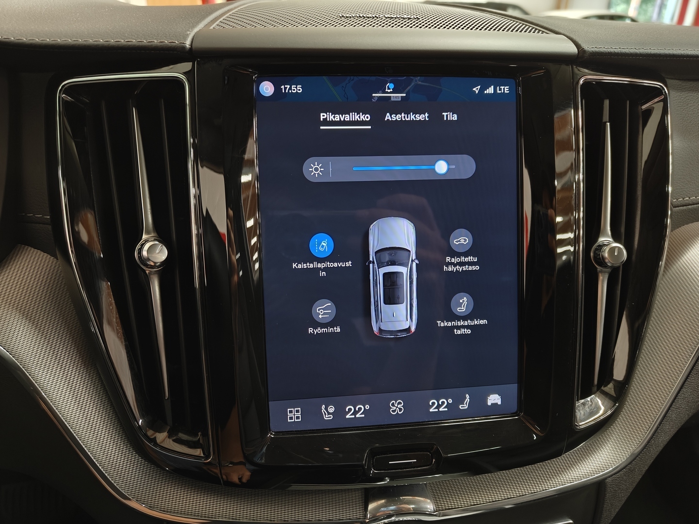 VOLVO XC60 2023