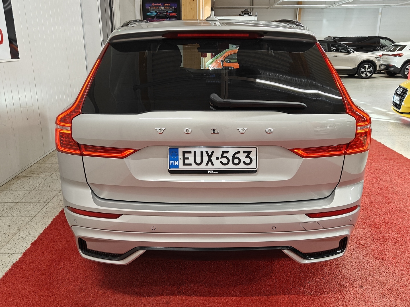 VOLVO XC60 2023
