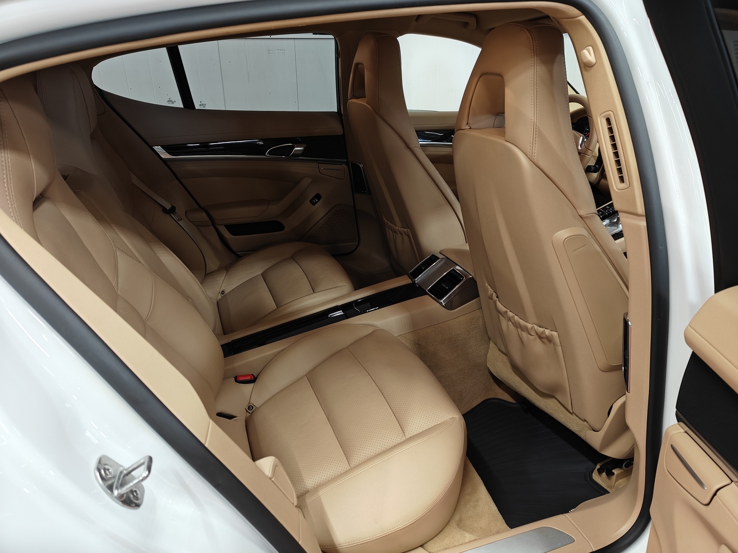 PORSCHE Panamera 2012