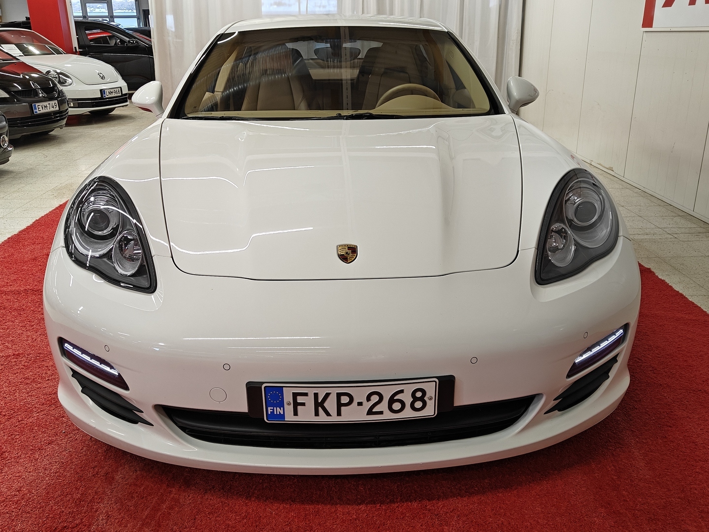 PORSCHE Panamera 2012