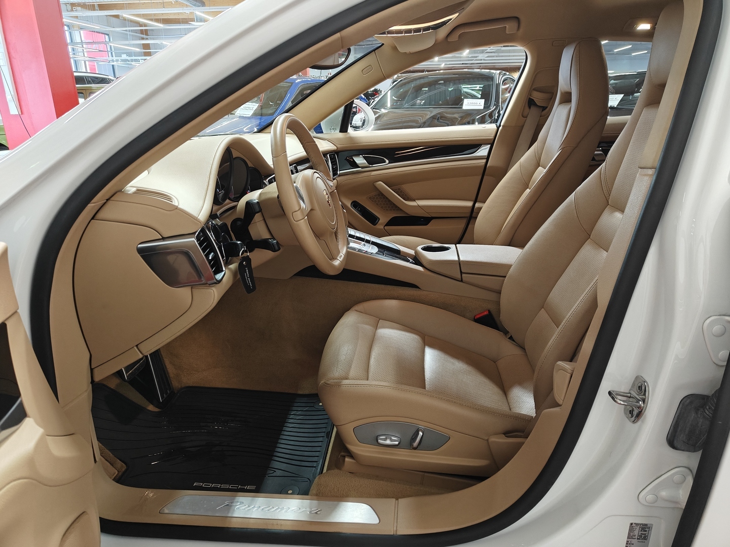 PORSCHE Panamera 2012