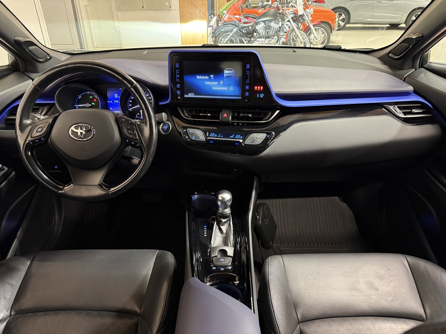 TOYOTA C-HR 17