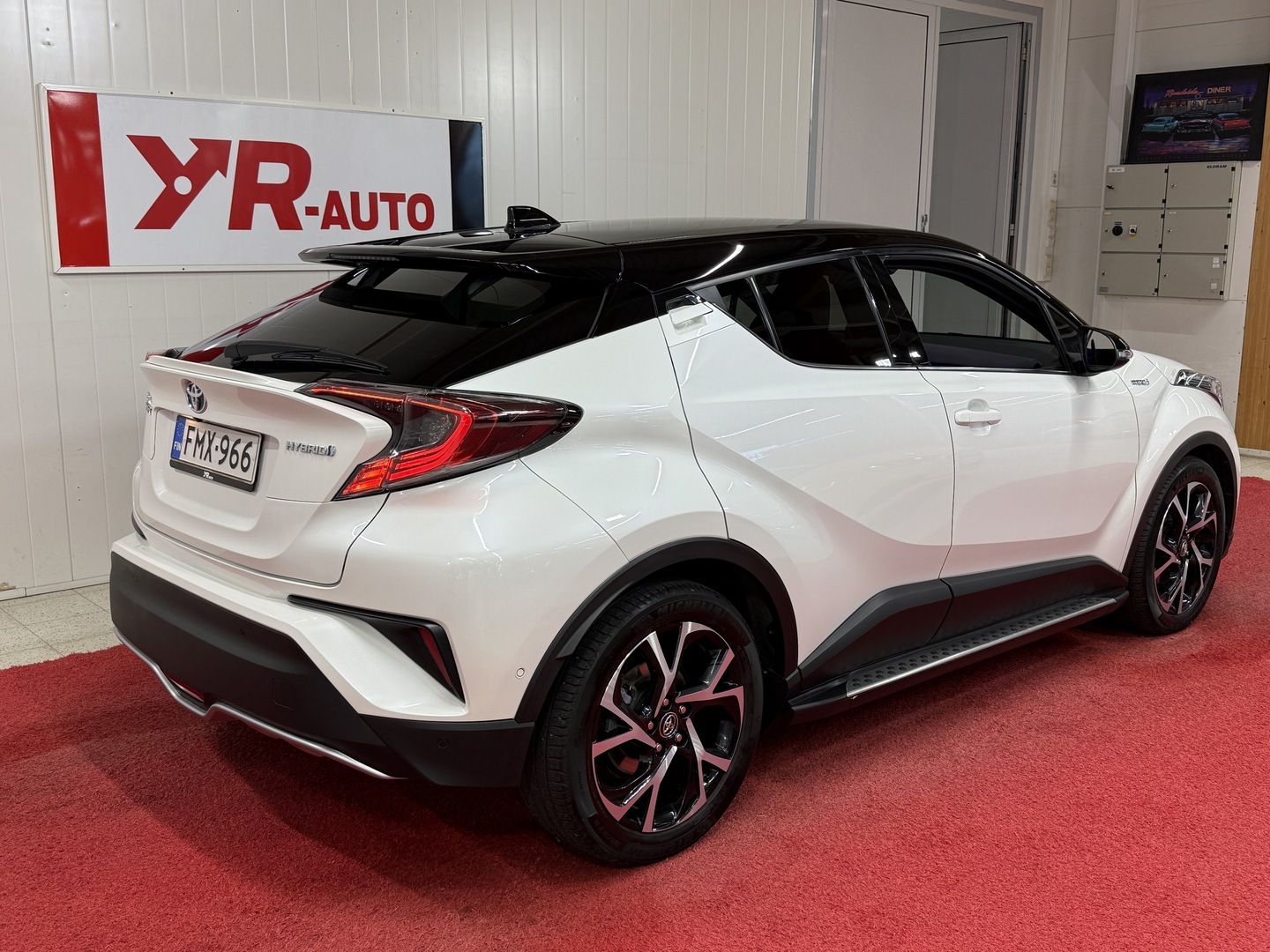 TOYOTA C-HR 3
