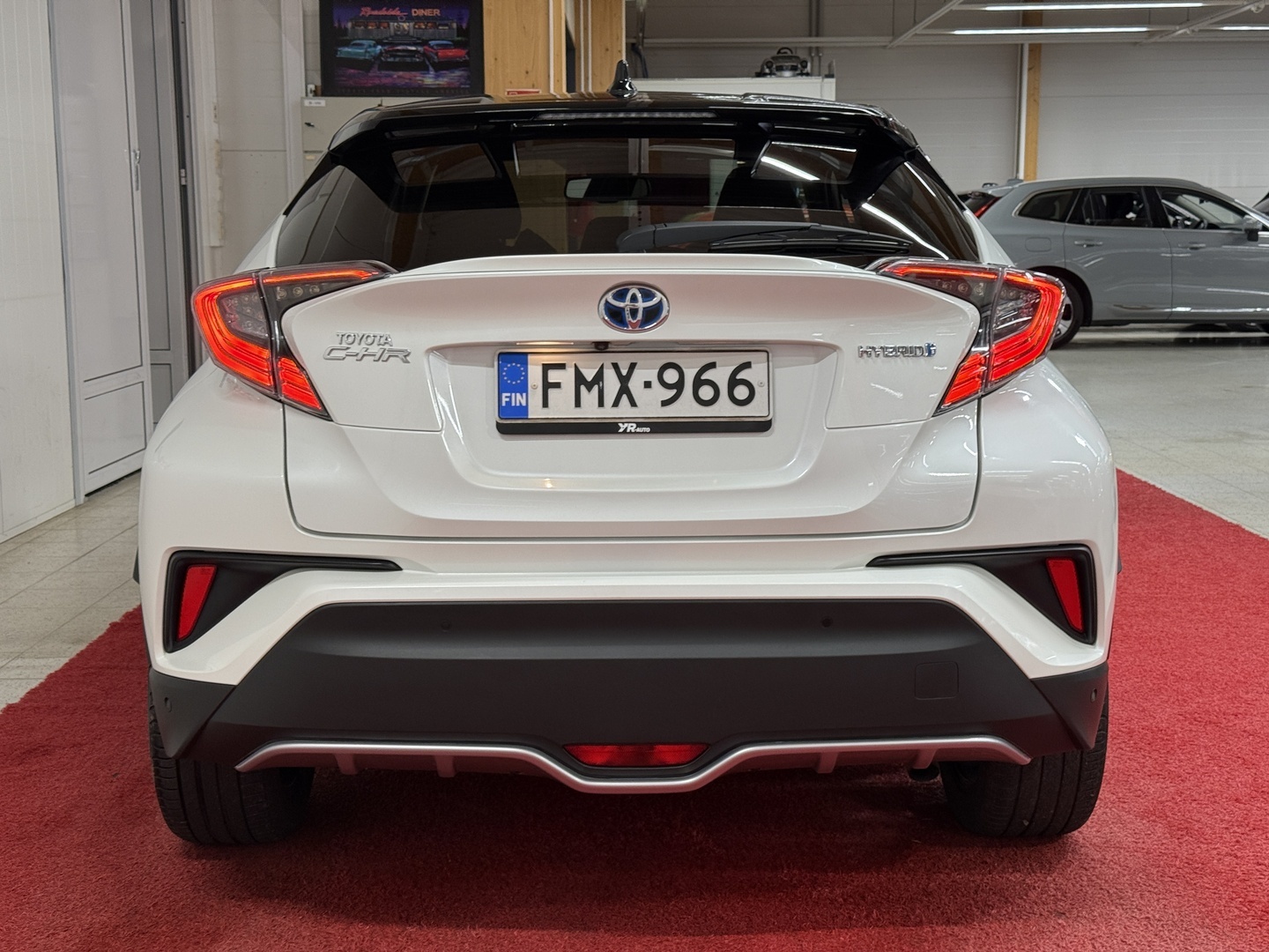 TOYOTA C-HR 4