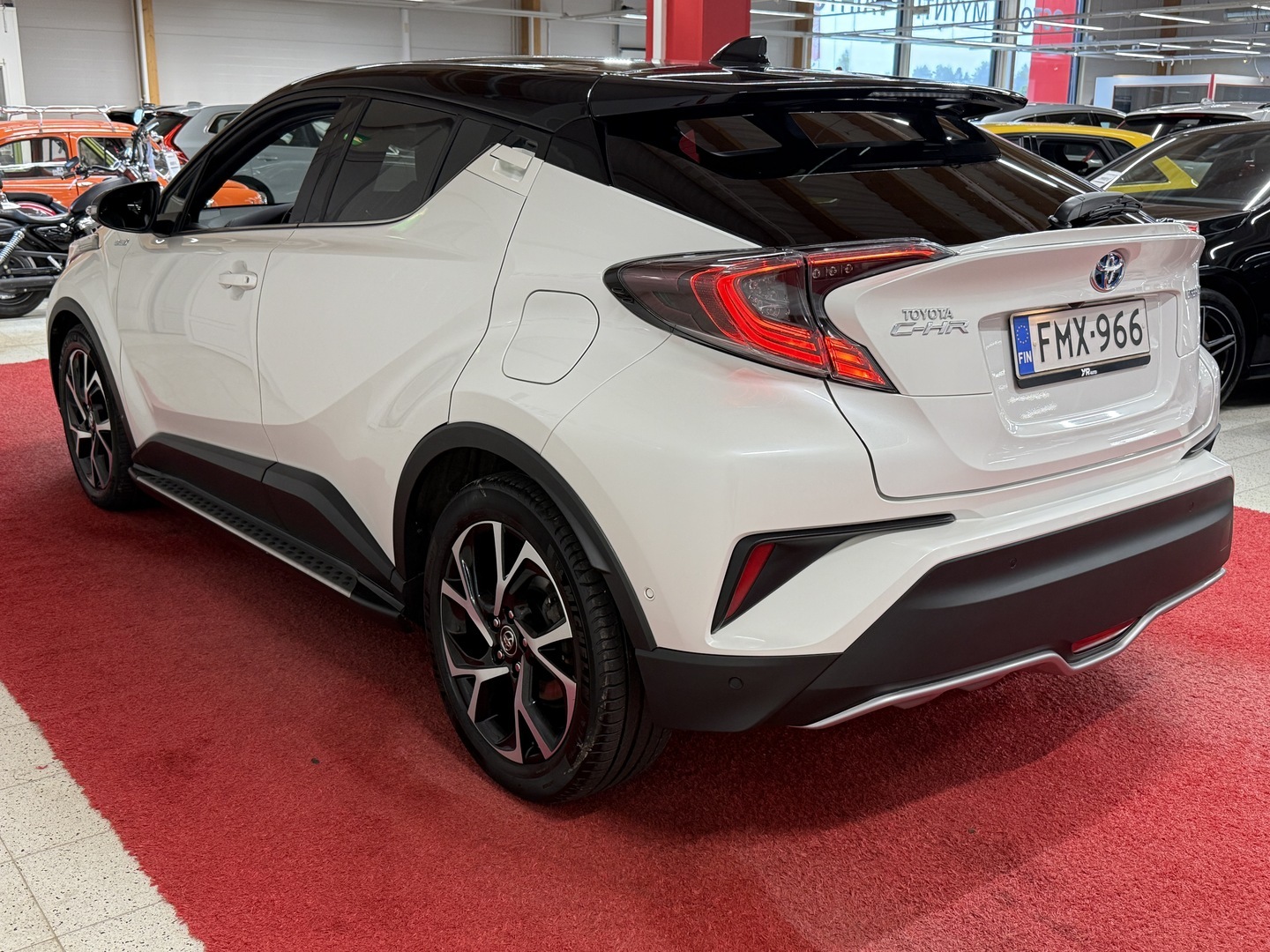 TOYOTA C-HR 6