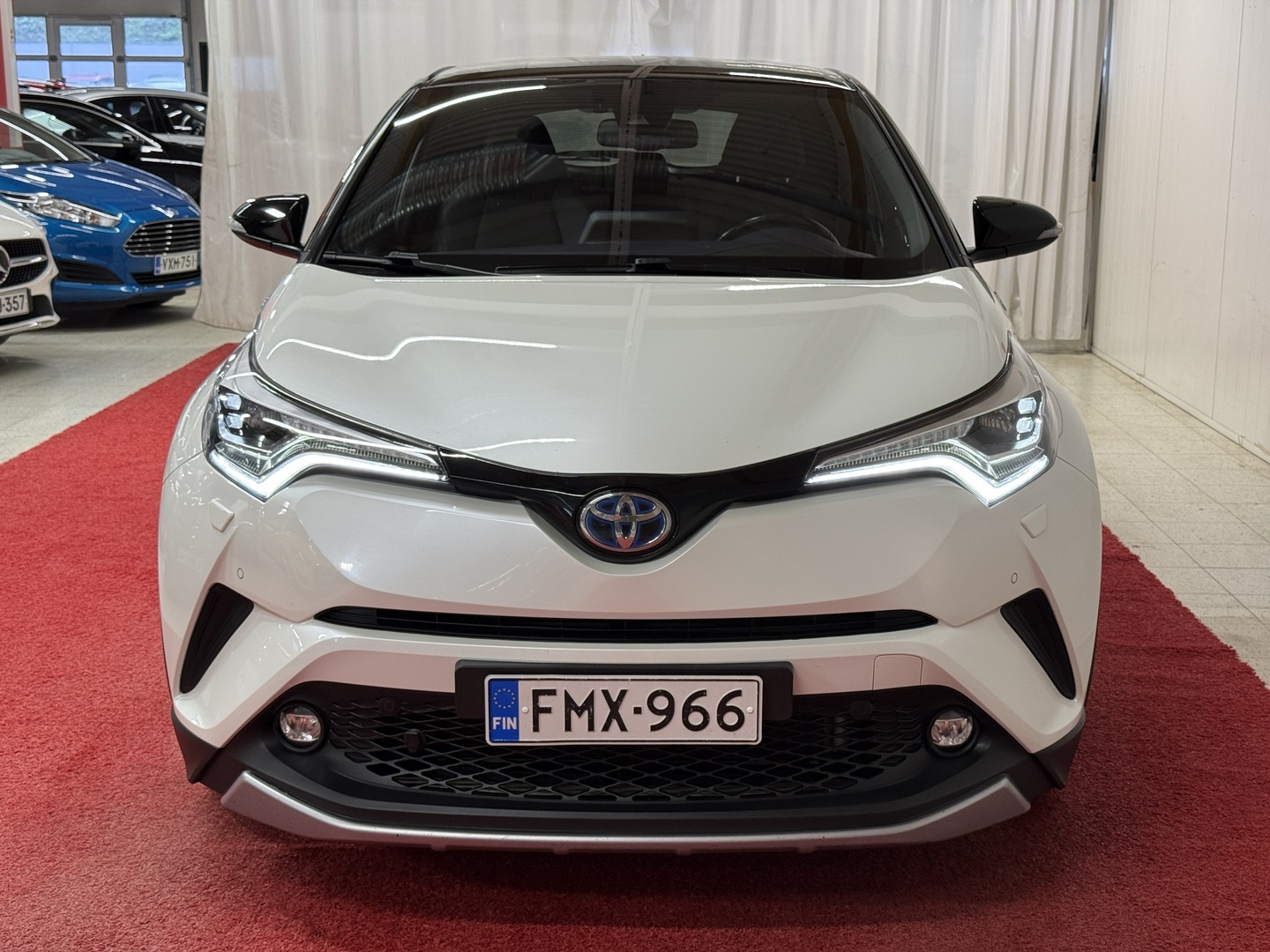TOYOTA C-HR 8
