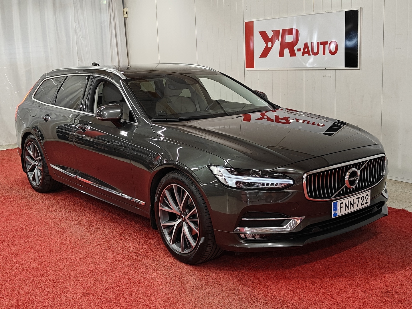 VOLVO V90 1