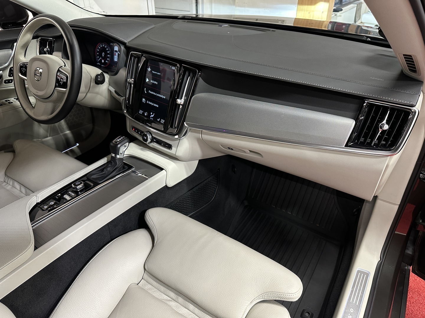VOLVO V90 12