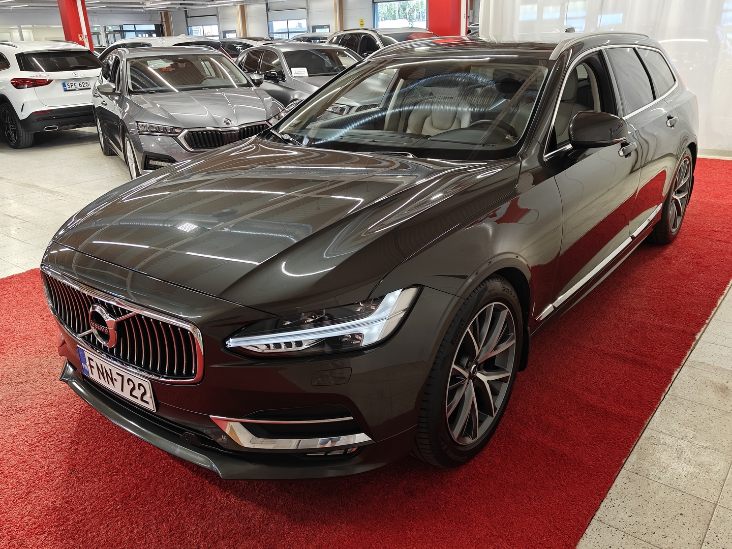 VOLVO V90 2
