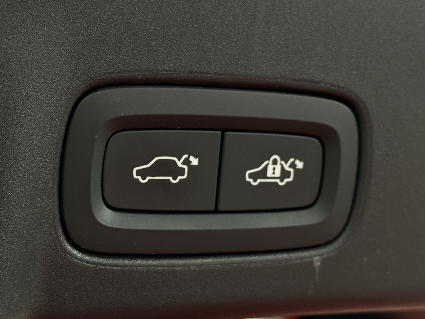 VOLVO V90 21