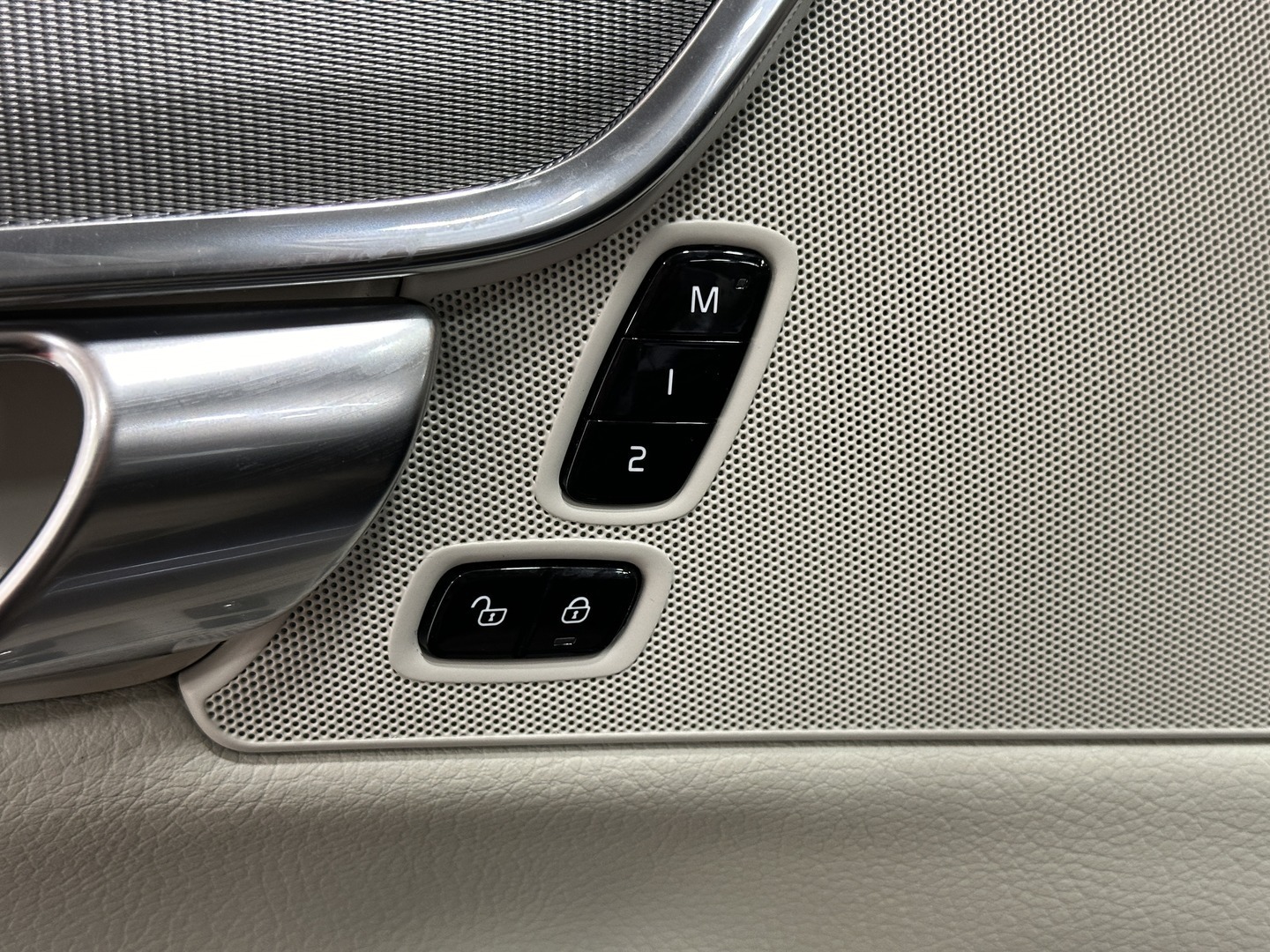 VOLVO V90 22