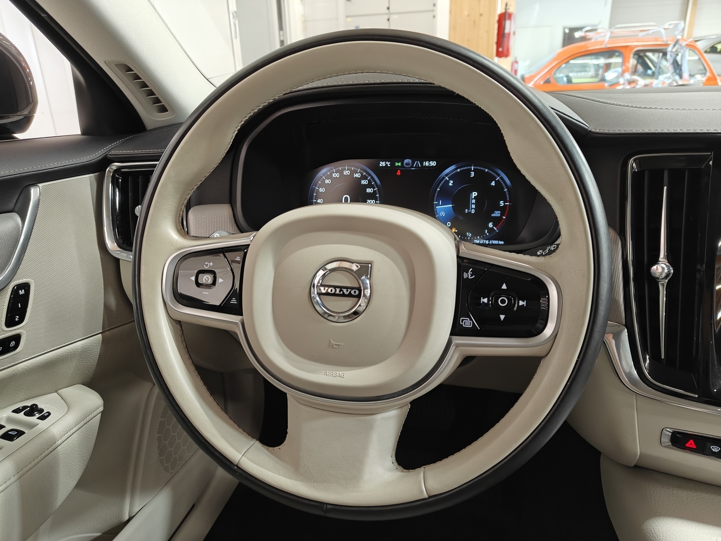VOLVO V90 31