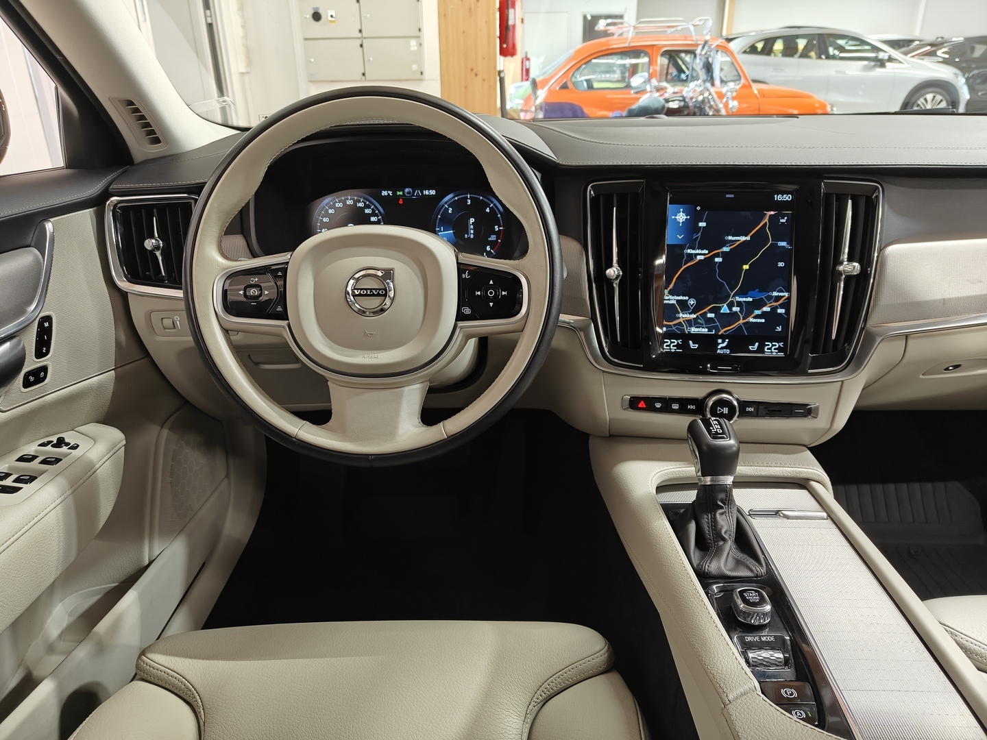 VOLVO V90 32