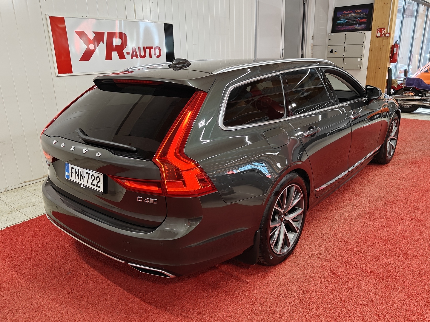 VOLVO V90 5