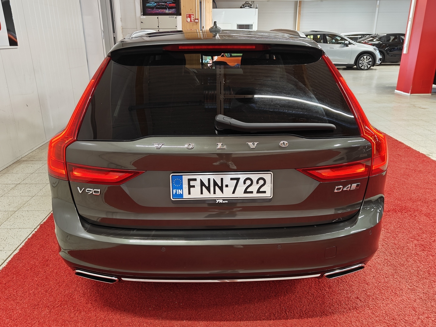 VOLVO V90 6