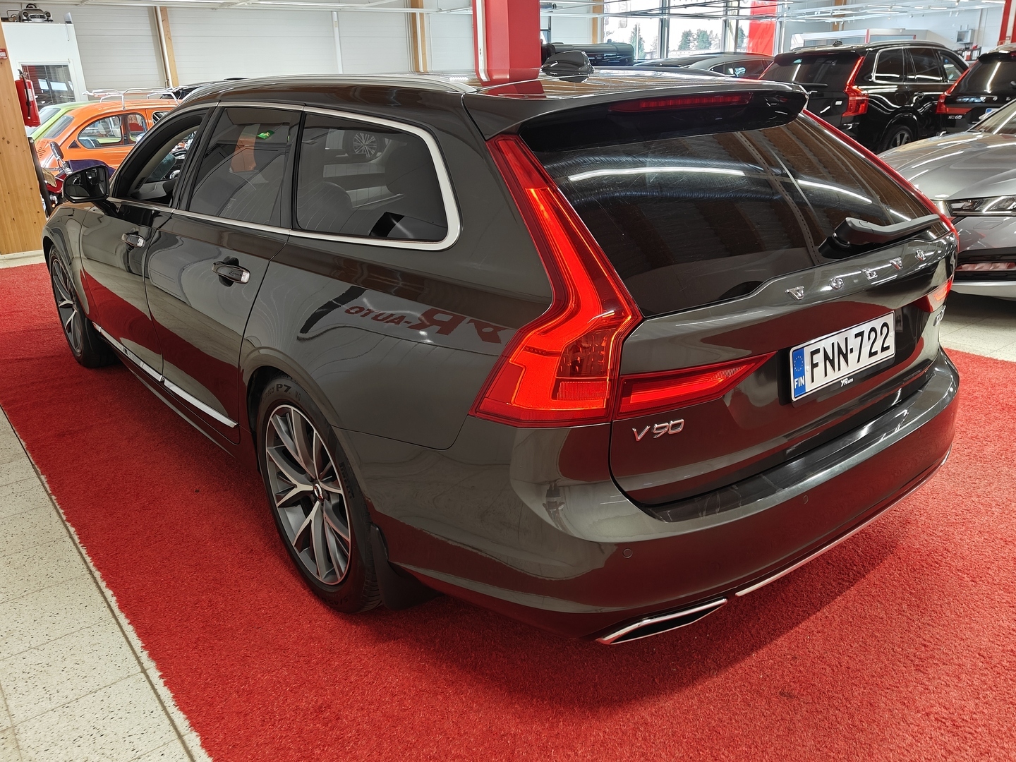 VOLVO V90 7