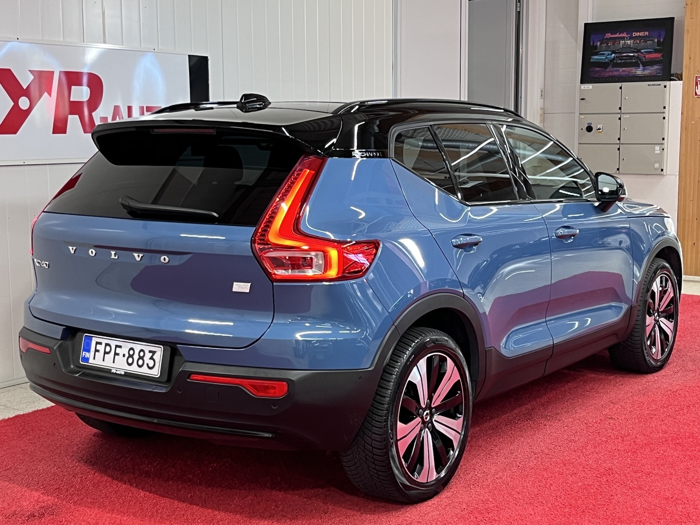 VOLVO XC40 2023