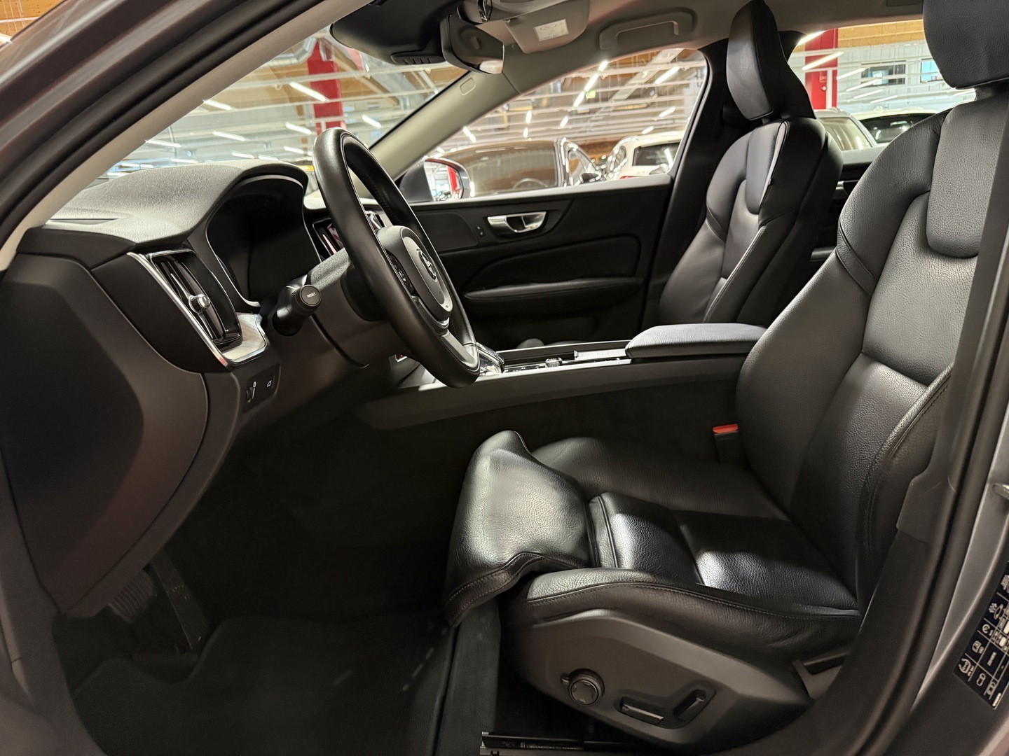 VOLVO V60 2021