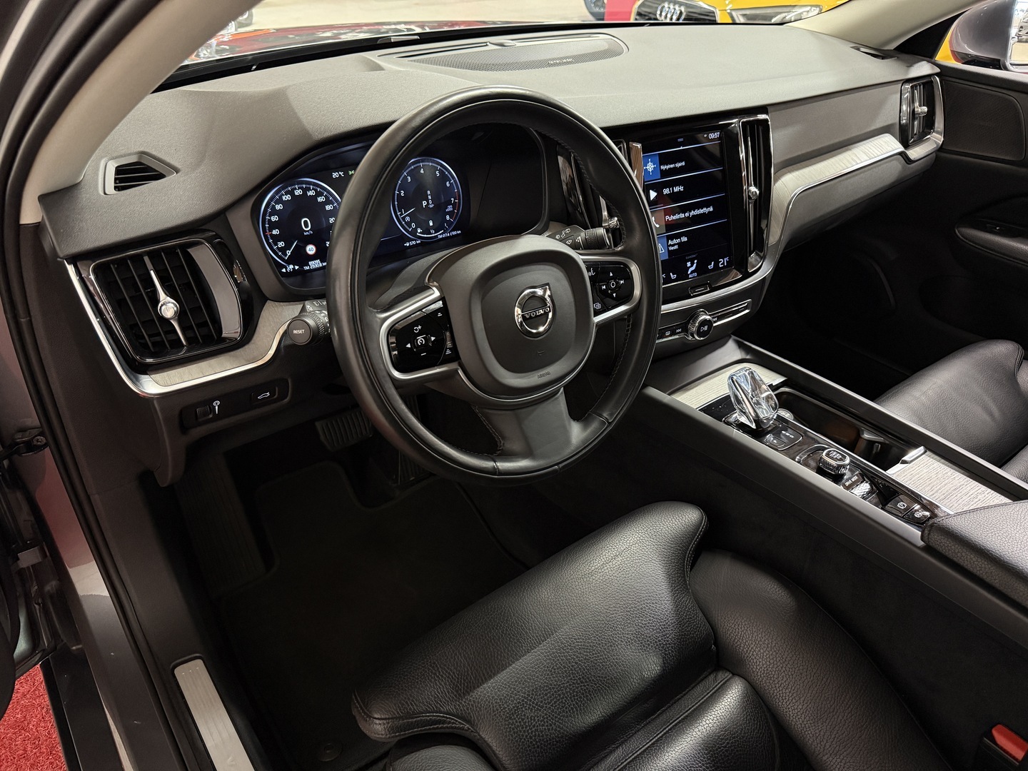 VOLVO V60 2021