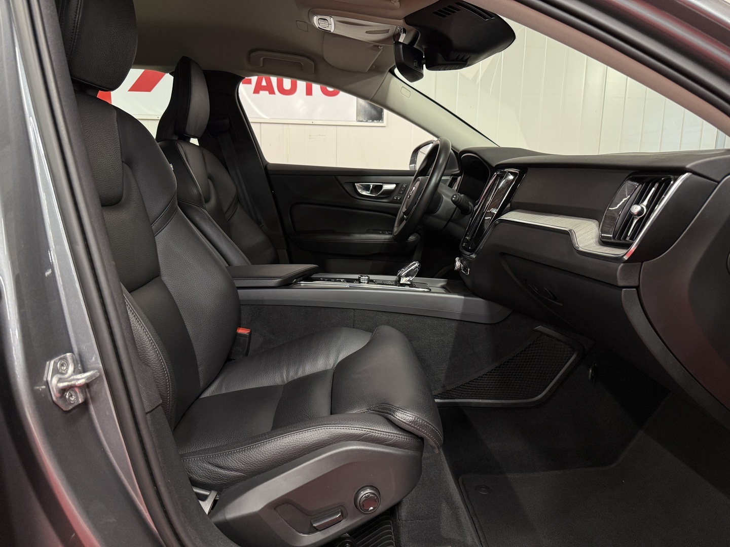 VOLVO V60 2021