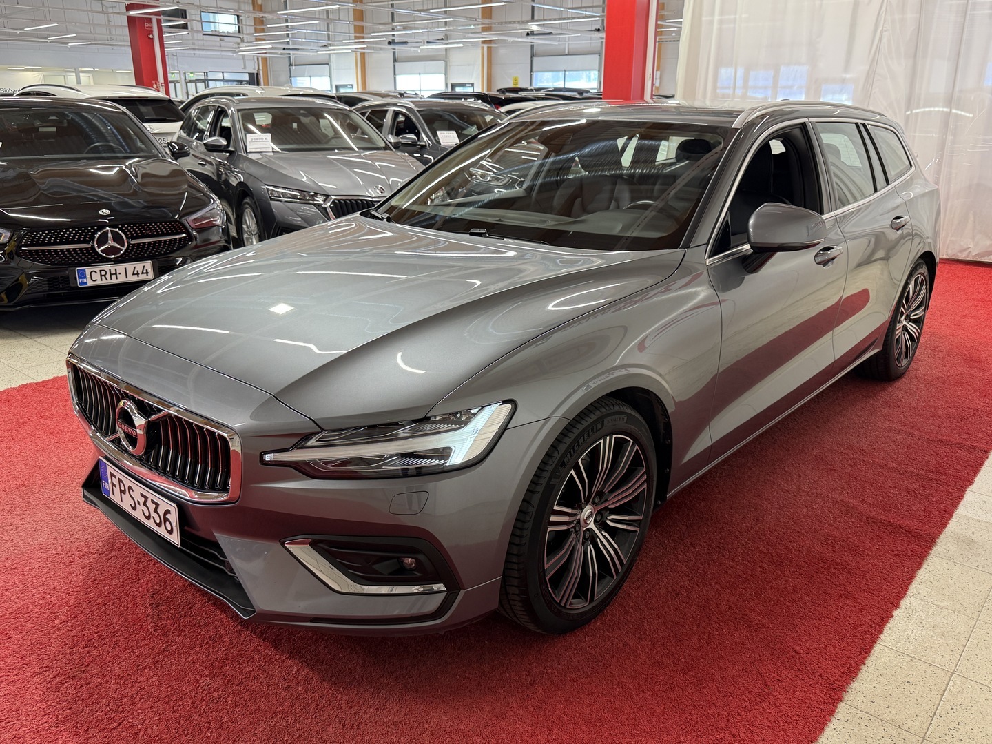 VOLVO V60 2021
