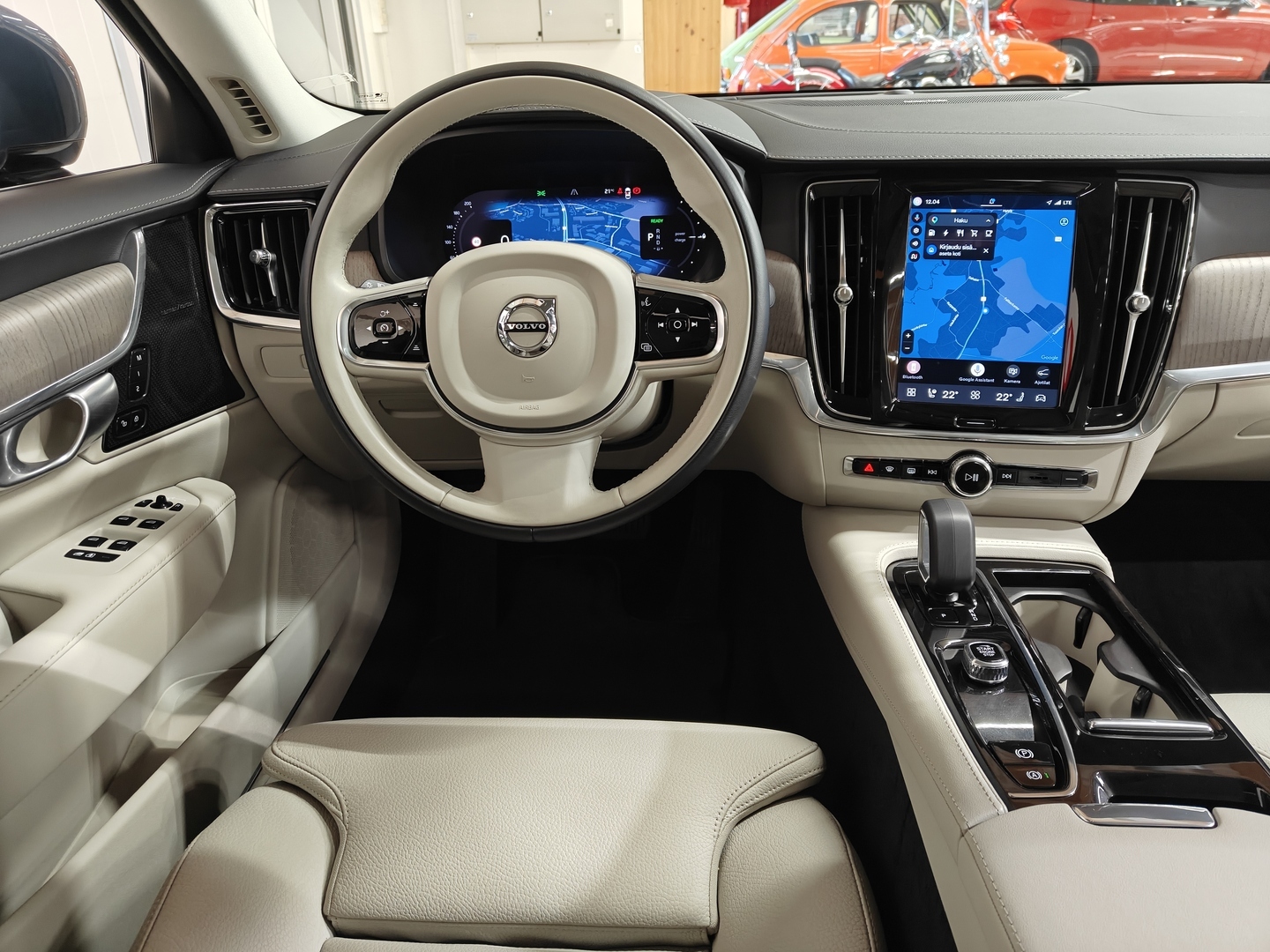 VOLVO S90 14