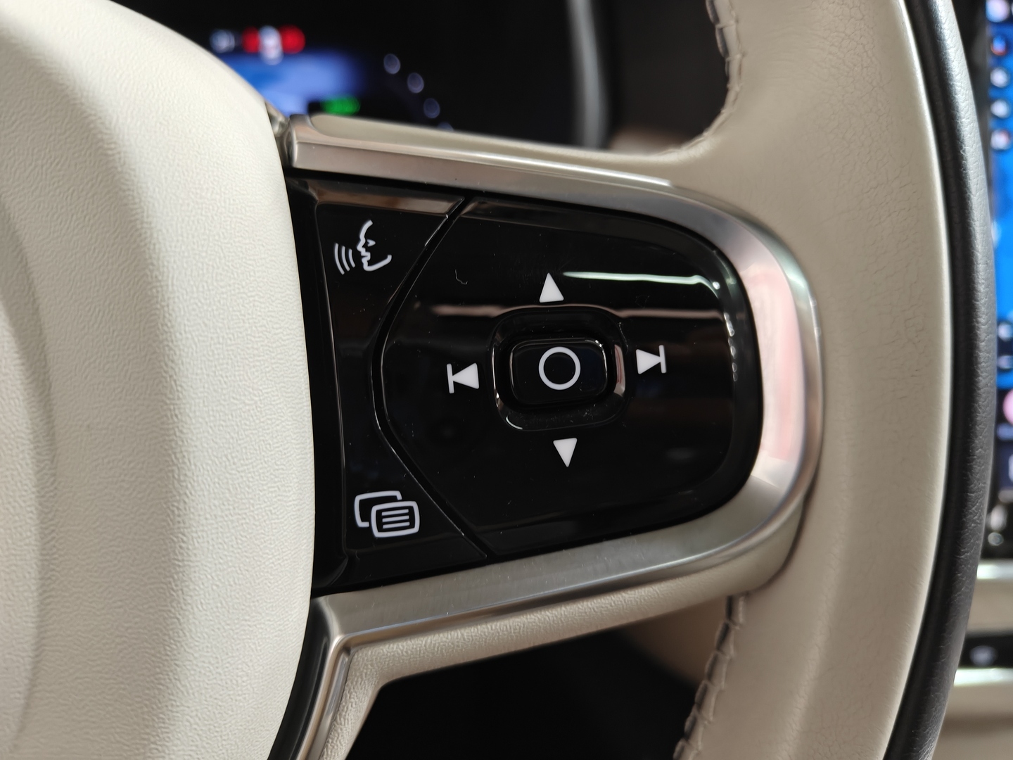 VOLVO S90 18