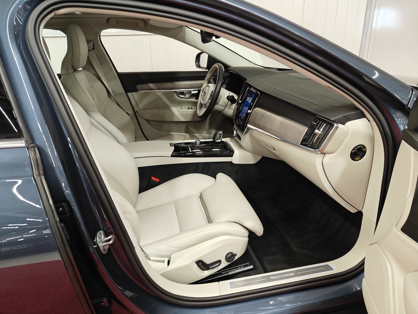 VOLVO S90 27