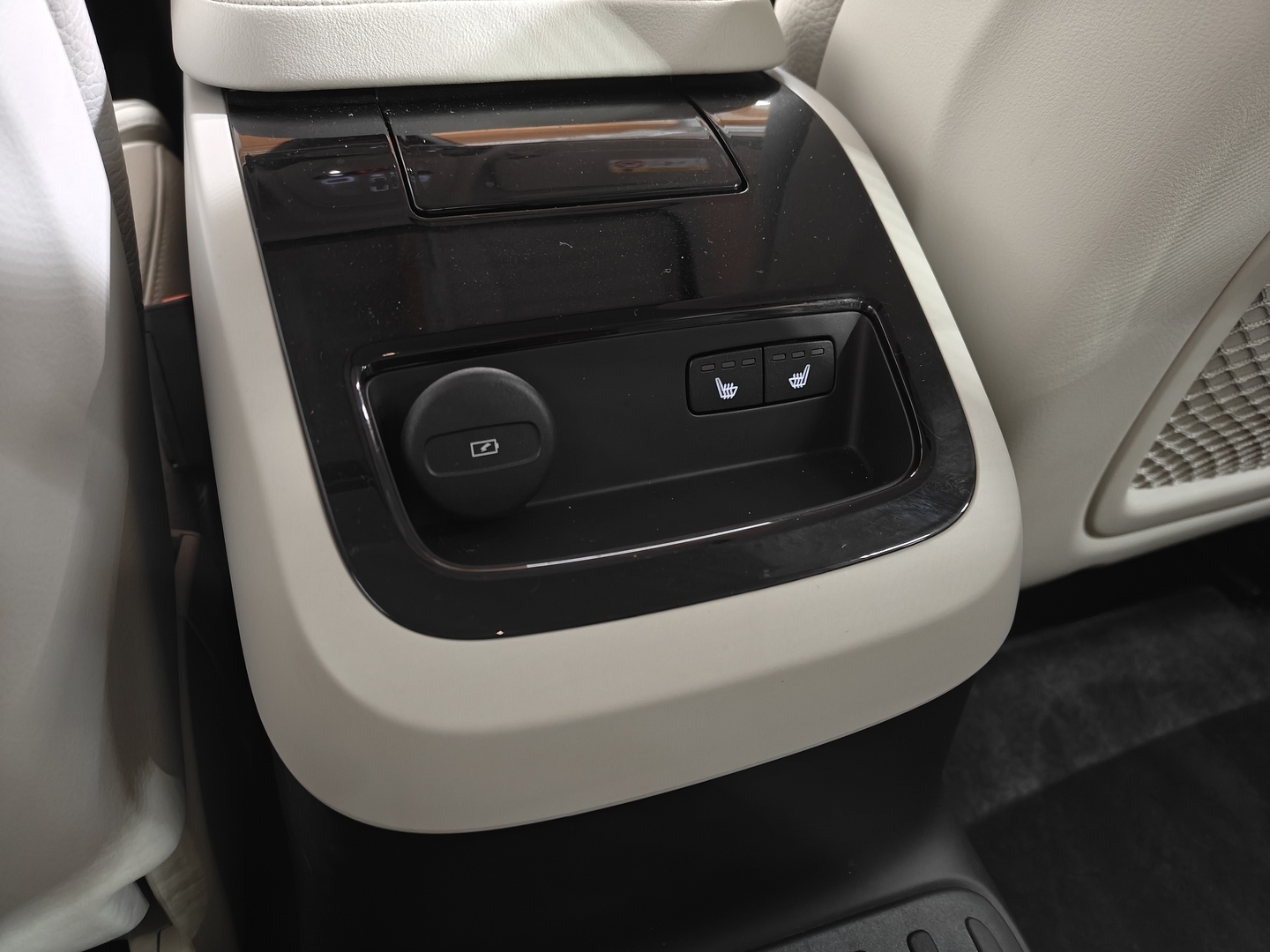 VOLVO S90 30