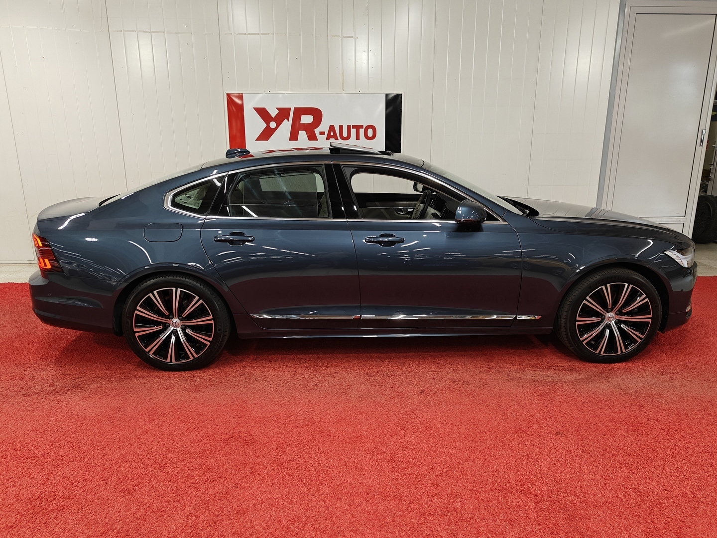 VOLVO S90 4