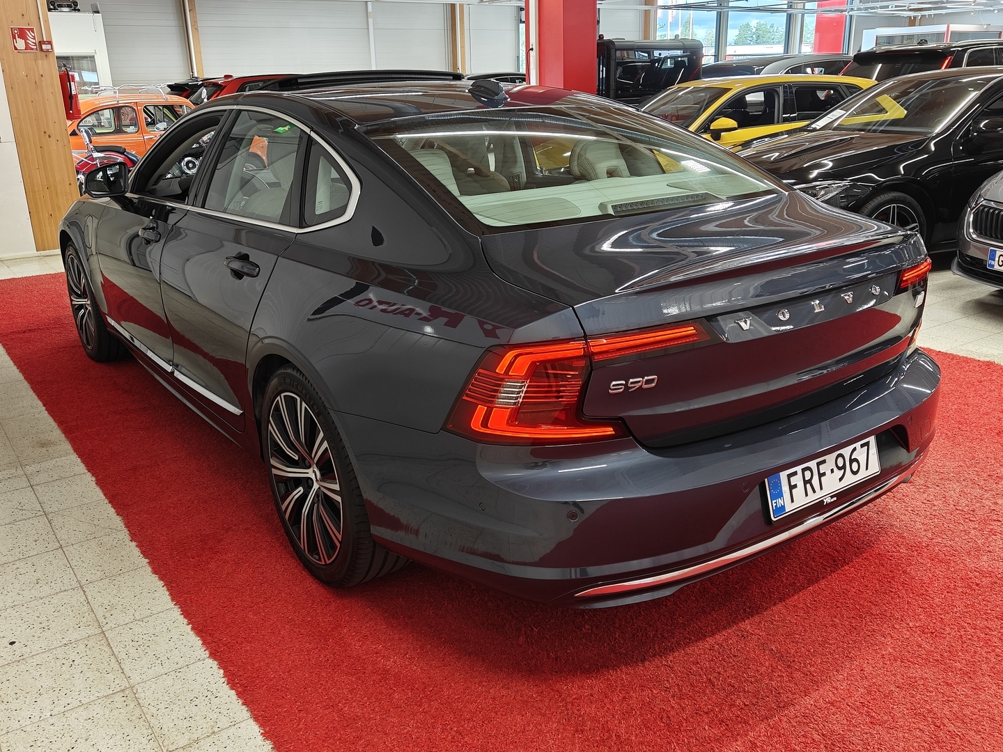 VOLVO S90 7